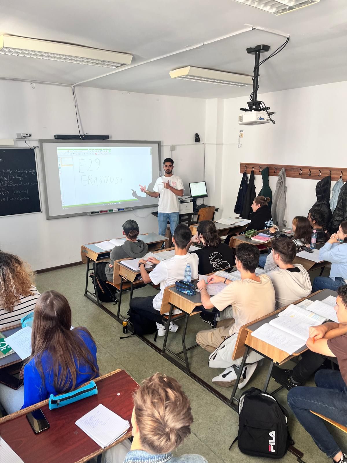 24HU-A1-OM-RO-LiceulTeoreticIonMihalache